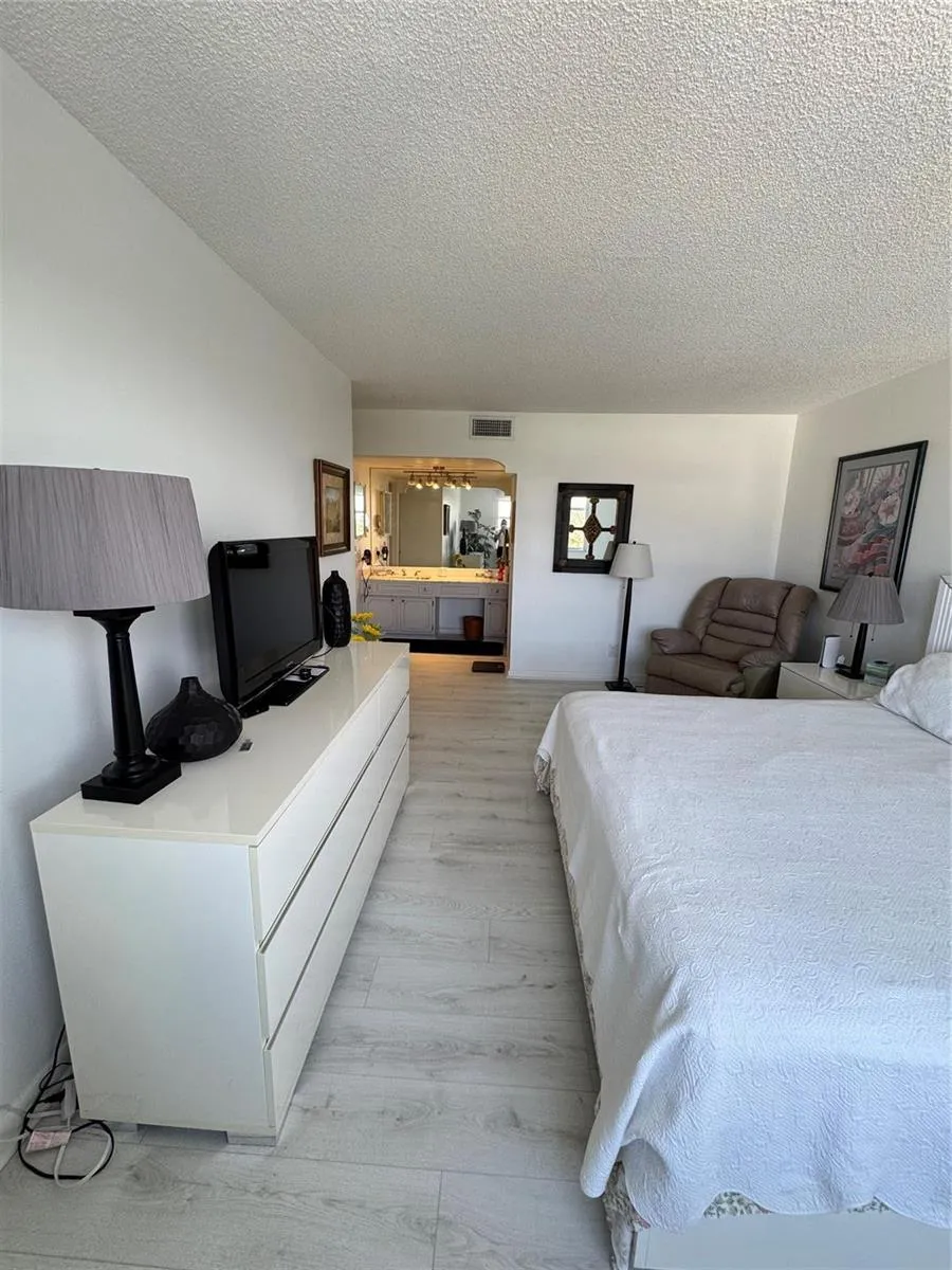 5200 Ocean Boulevard #506 Lauderdale By The Sea, FL 33308