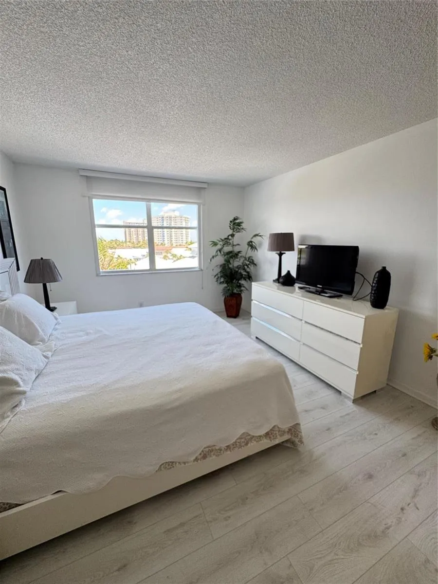 5200 Ocean Boulevard #506 Lauderdale By The Sea, FL 33308