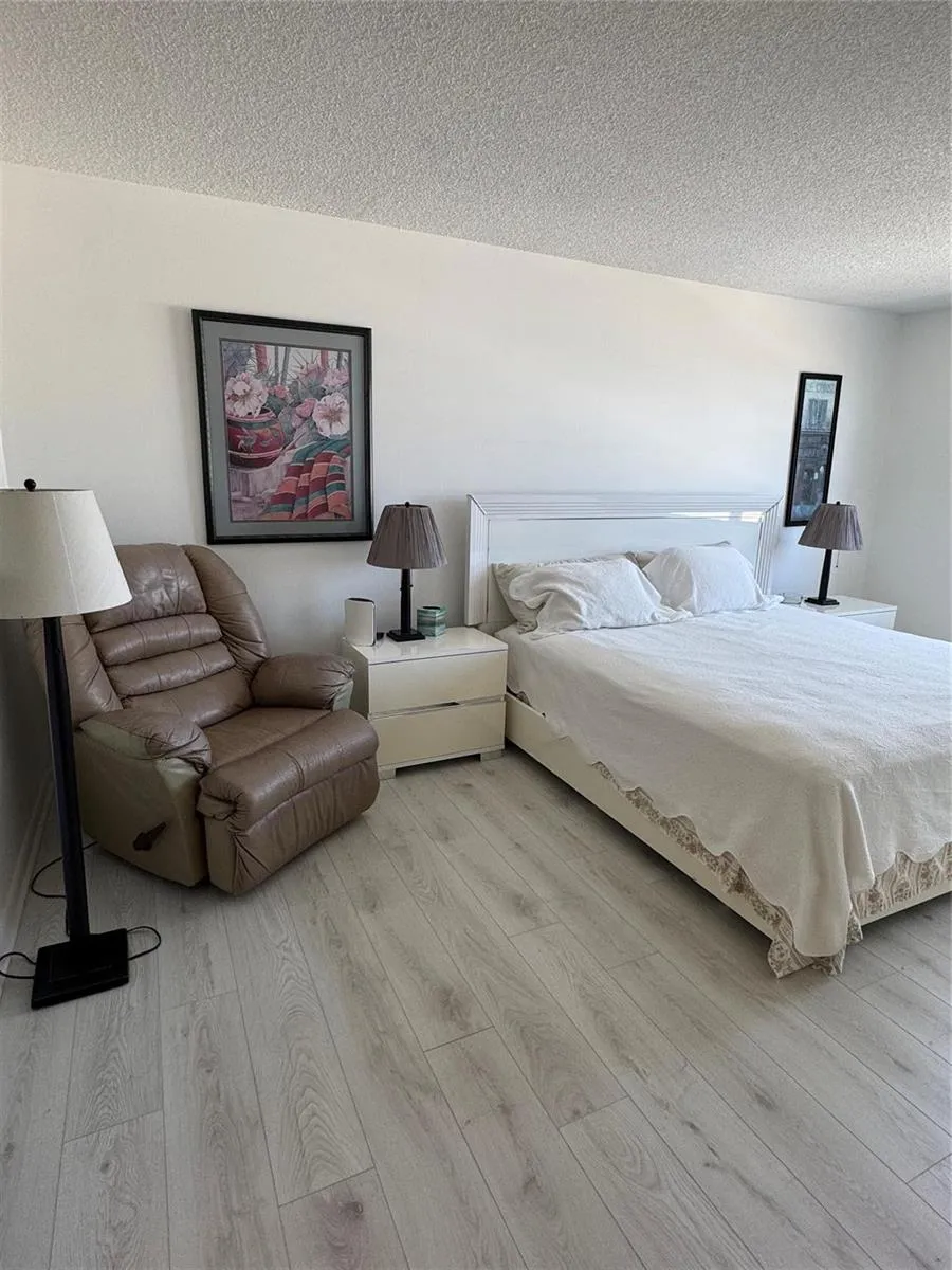 5200 Ocean Boulevard #506 Lauderdale By The Sea, FL 33308