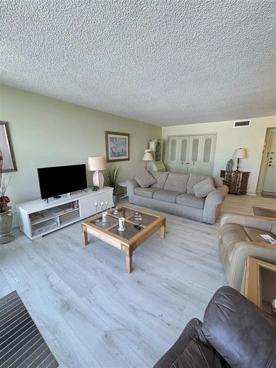 5200 Ocean Boulevard #506 Lauderdale By The Sea, FL 33308