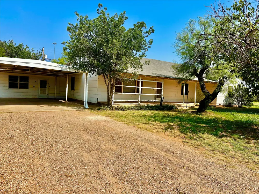 1117 S Washington Aspermont, TX 79502