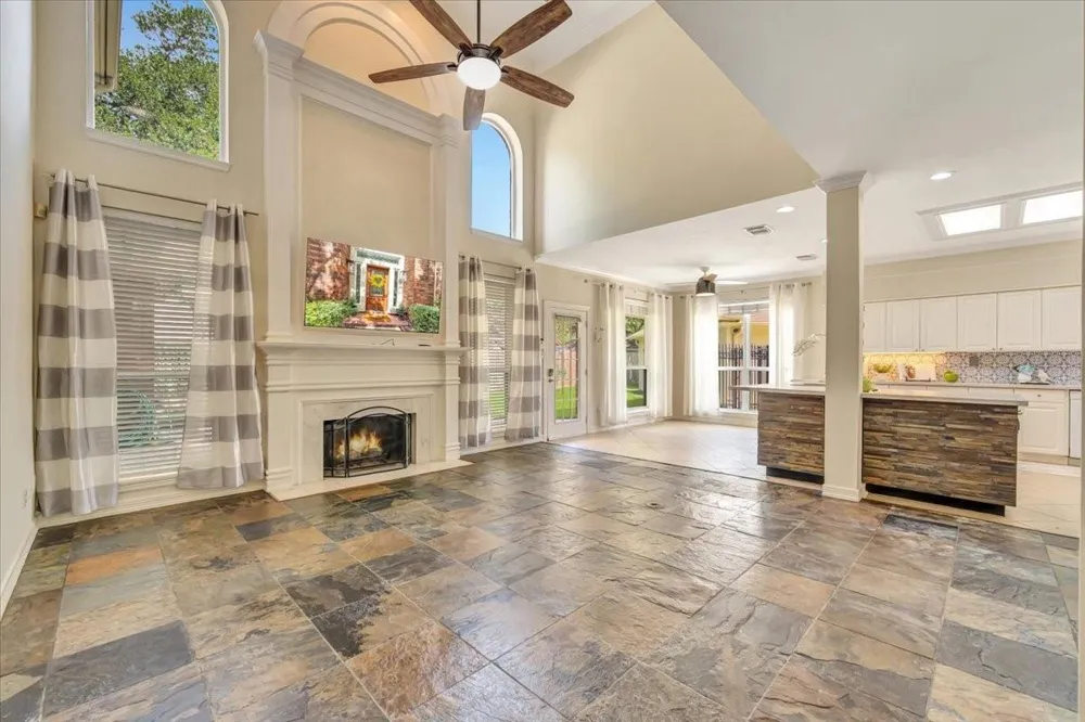 16827 Whitewater Falls Court Pasadena, TX 77059