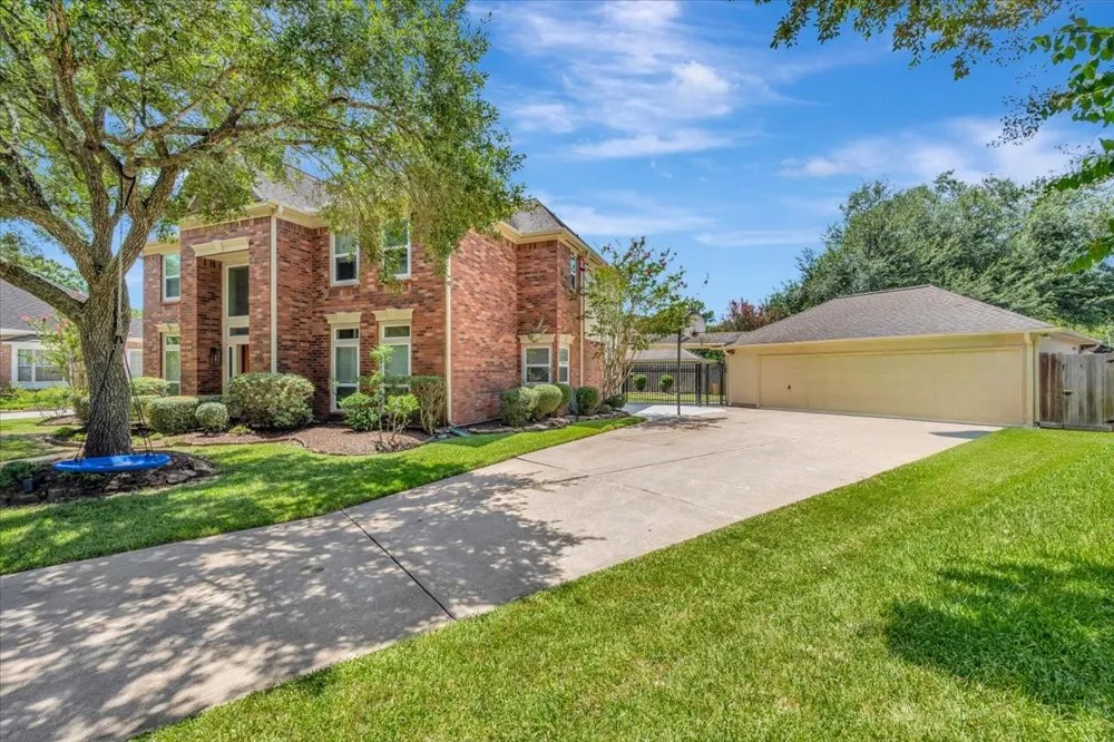 16827 Whitewater Falls Court Pasadena, TX 77059