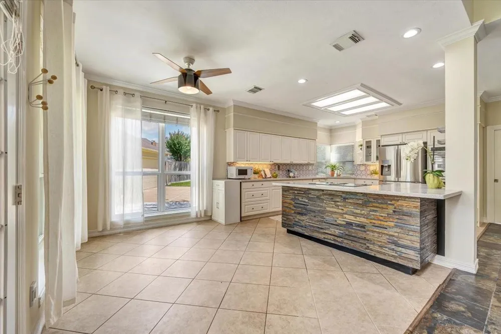 16827 Whitewater Falls Court Pasadena, TX 77059
