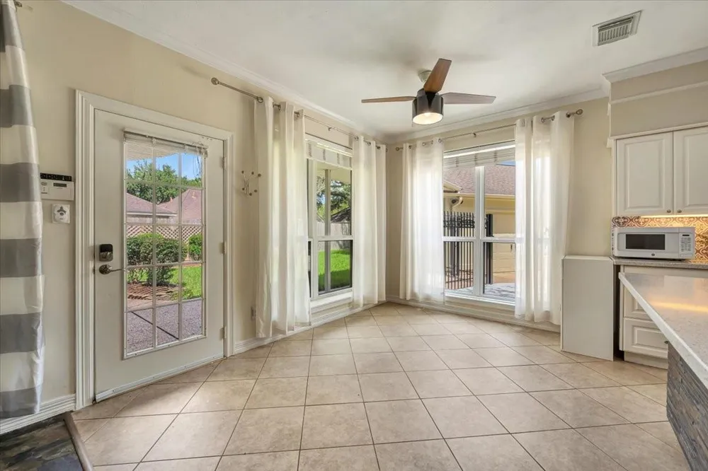 16827 Whitewater Falls Court Pasadena, TX 77059
