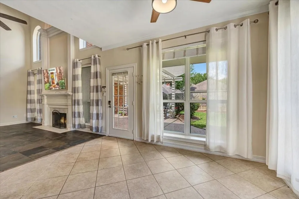16827 Whitewater Falls Court Pasadena, TX 77059