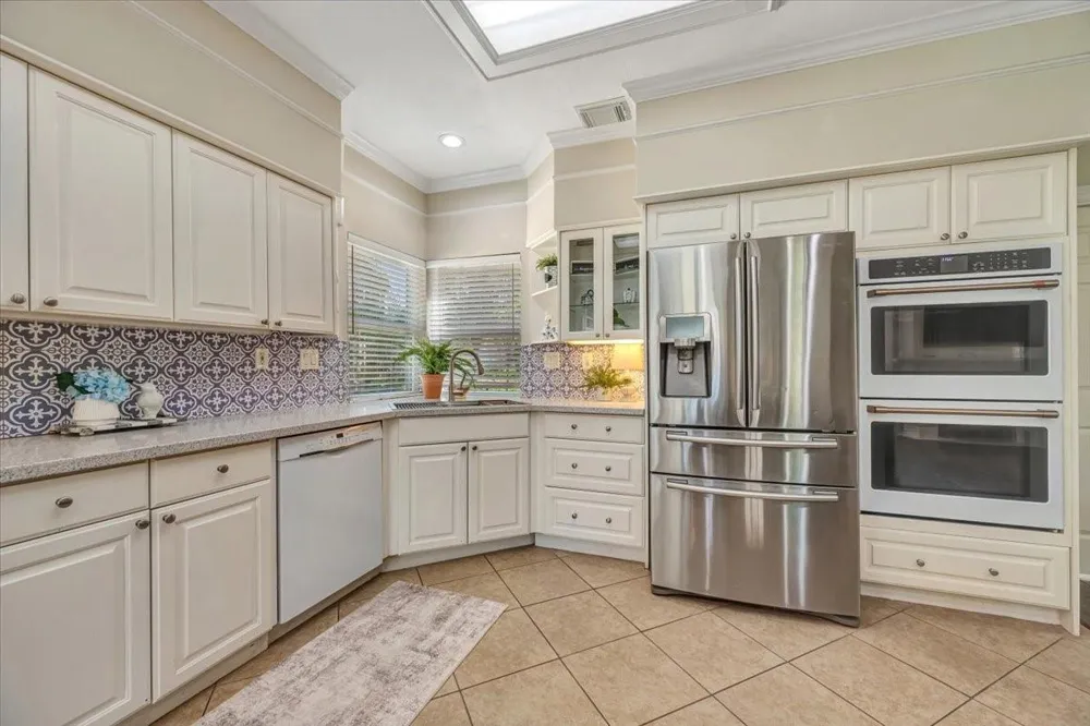 16827 Whitewater Falls Court Pasadena, TX 77059