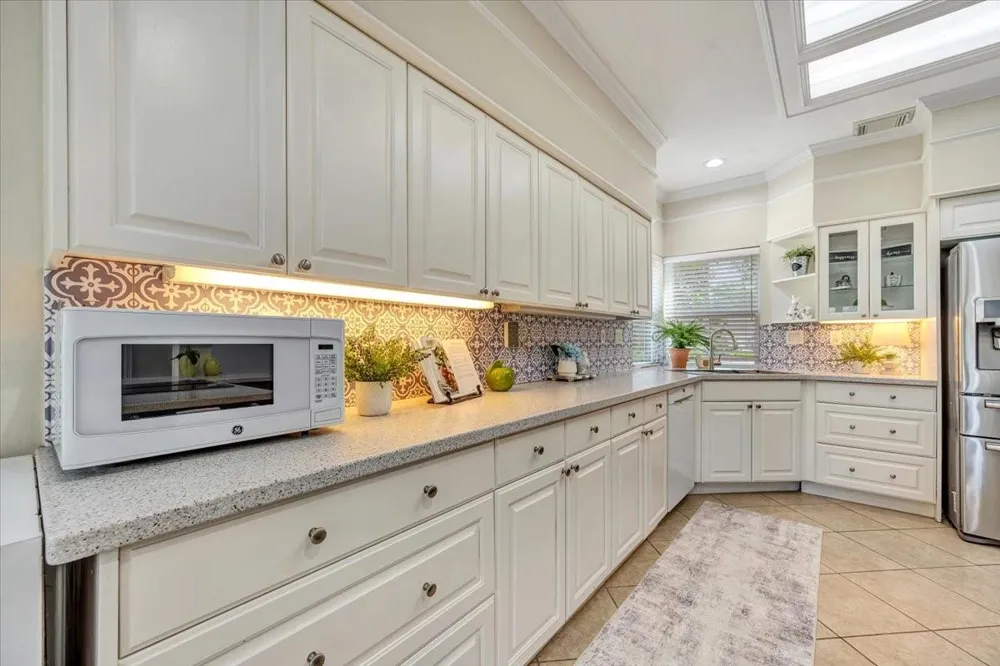 16827 Whitewater Falls Court Pasadena, TX 77059