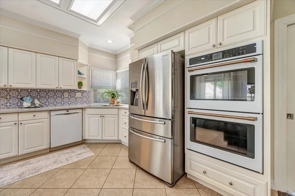 16827 Whitewater Falls Court Pasadena, TX 77059