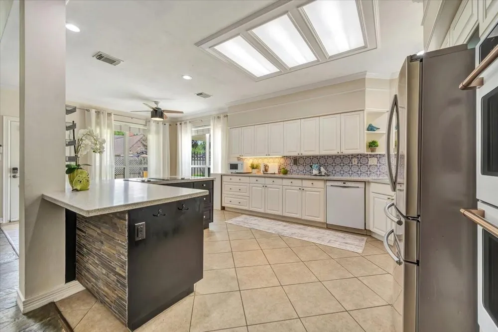 16827 Whitewater Falls Court Pasadena, TX 77059