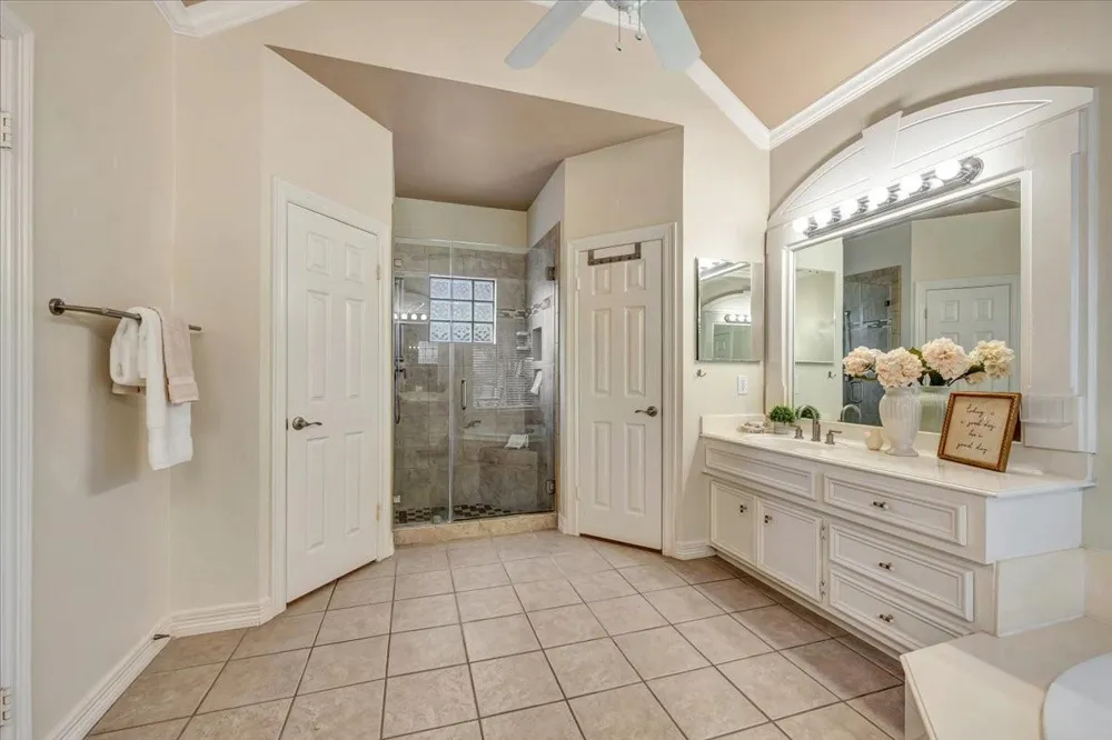16827 Whitewater Falls Court Pasadena, TX 77059