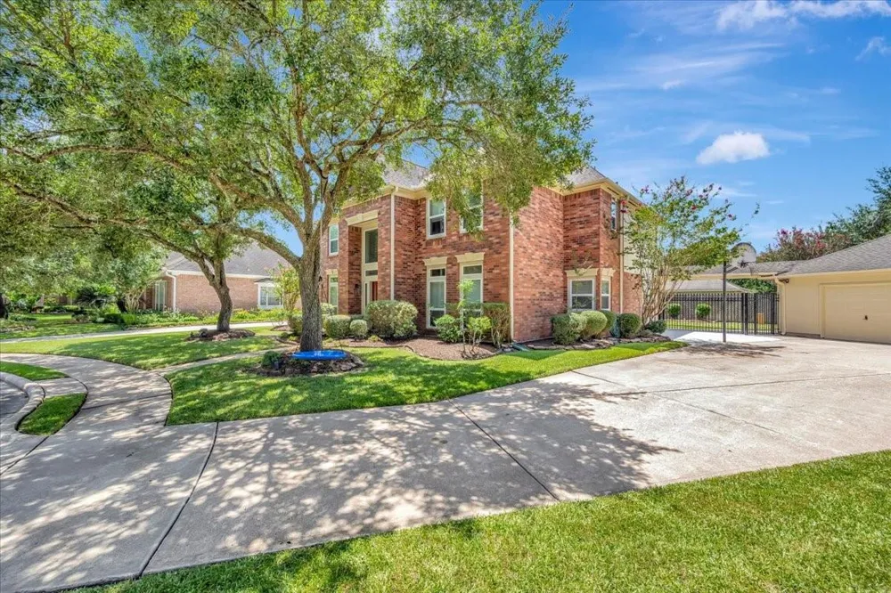 16827 Whitewater Falls Court Pasadena, TX 77059