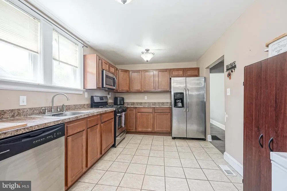 15 S WALNUT AVENUE Maple Shade, NJ 08052