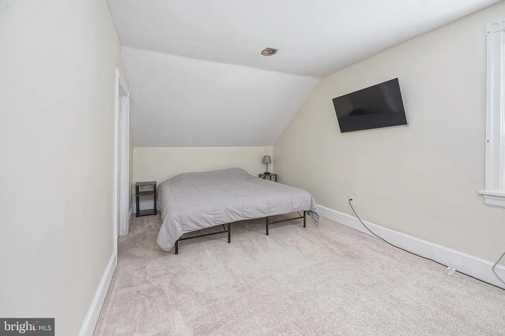 15 S WALNUT AVENUE Maple Shade, NJ 08052