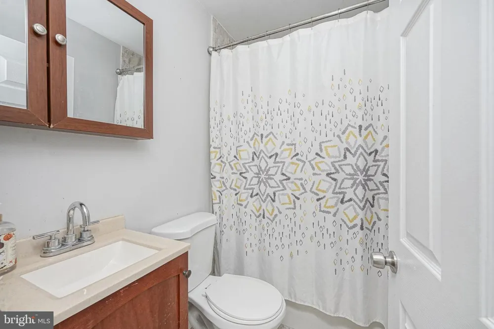 15 S WALNUT AVENUE Maple Shade, NJ 08052