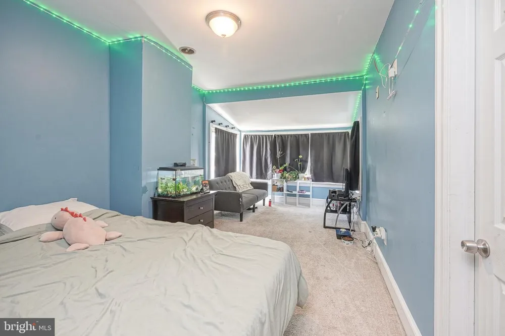 15 S WALNUT AVENUE Maple Shade, NJ 08052