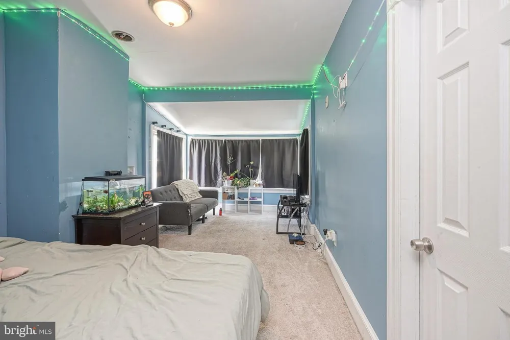 15 S WALNUT AVENUE Maple Shade, NJ 08052