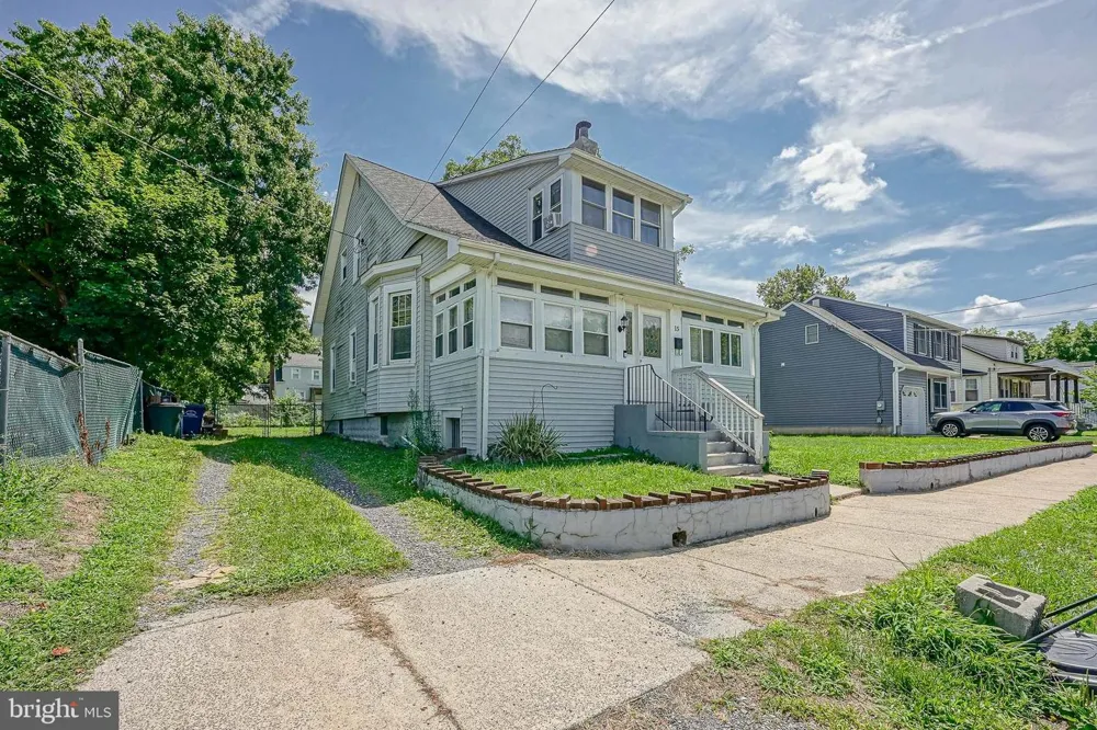 15 S WALNUT AVENUE Maple Shade, NJ 08052