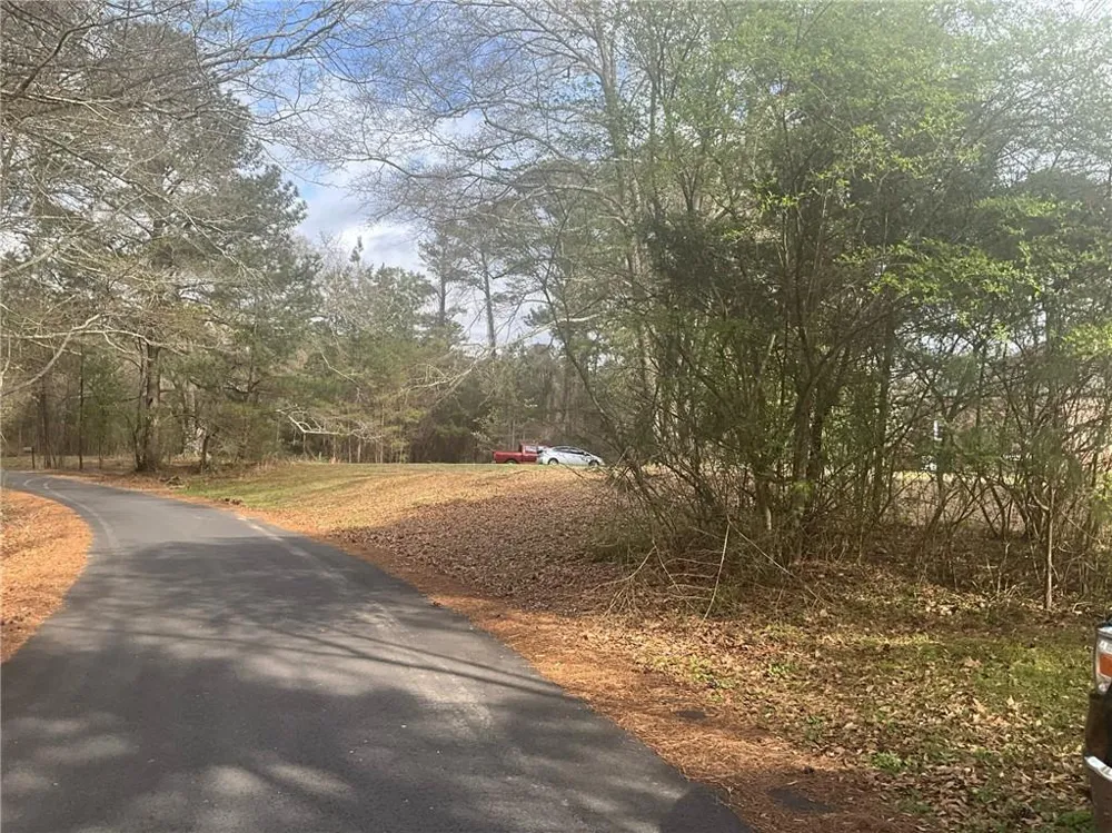 8615 Smith James Road Snellville, GA 30039
