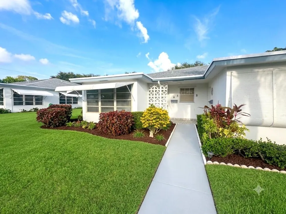 1202 S DRIVE CIRCLE #A Delray Beach, FL 33445