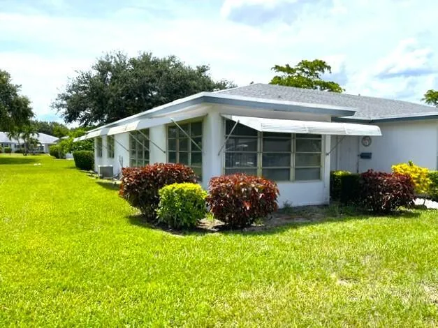 1202 S DRIVE CIRCLE #A Delray Beach, FL 33445
