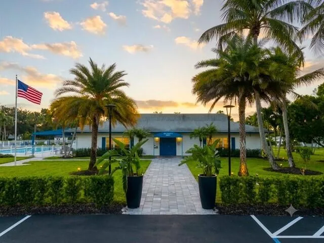 1202 S DRIVE CIRCLE #A Delray Beach, FL 33445