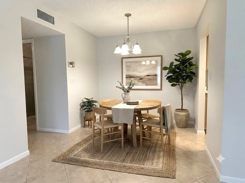 1202 S DRIVE CIRCLE #A Delray Beach, FL 33445