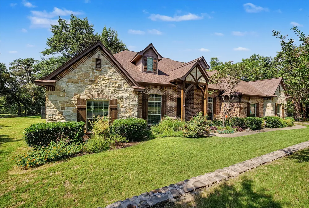 127 Cedar Bluff Court Aledo, TX 76008