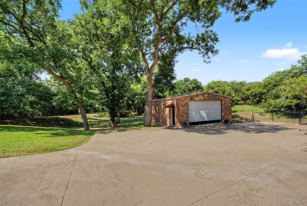 127 Cedar Bluff Court Aledo, TX 76008