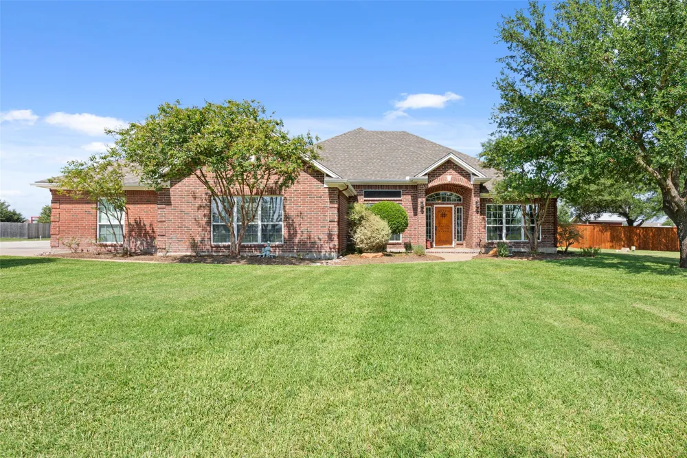 128 Hoffmeyer Lane Robinson, TX 76706