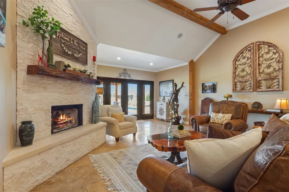 128 Hoffmeyer Lane Robinson, TX 76706