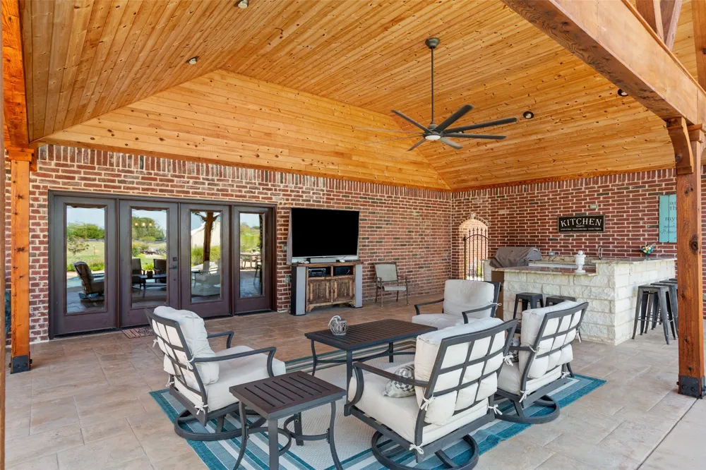 128 Hoffmeyer Lane Robinson, TX 76706