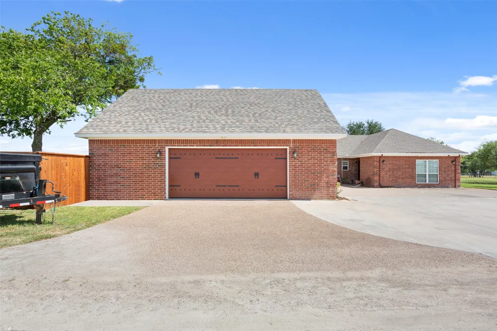 128 Hoffmeyer Lane Robinson, TX 76706