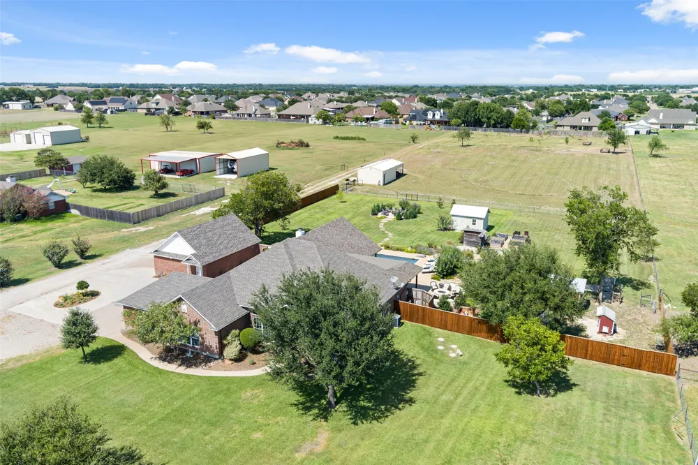 128 Hoffmeyer Lane Robinson, TX 76706