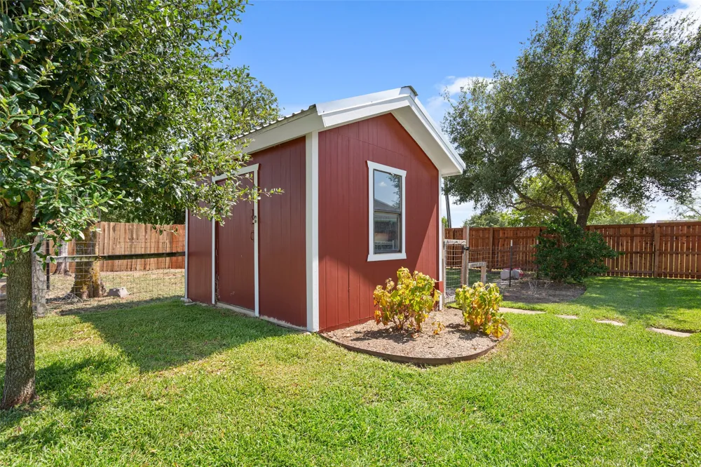 128 Hoffmeyer Lane Robinson, TX 76706