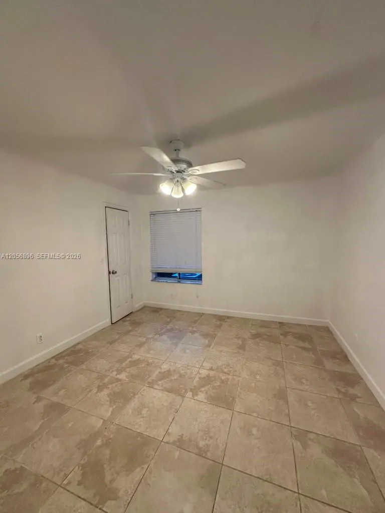 3330 Pinewalk Dr N #1611 Margate, FL 33063