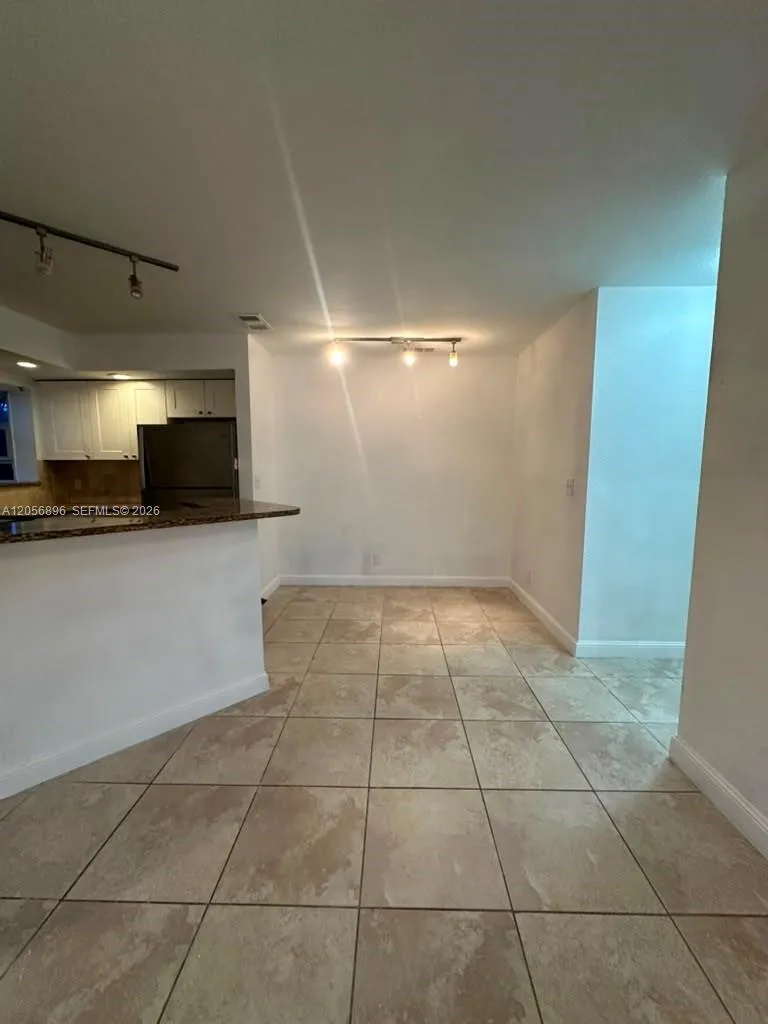 3330 Pinewalk Dr N #1611 Margate, FL 33063