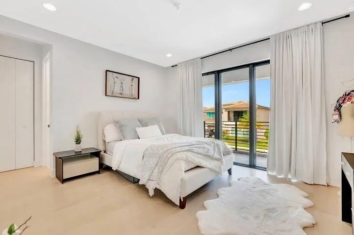 17065 Rainbow Fls Trail Boca Raton, FL 33496