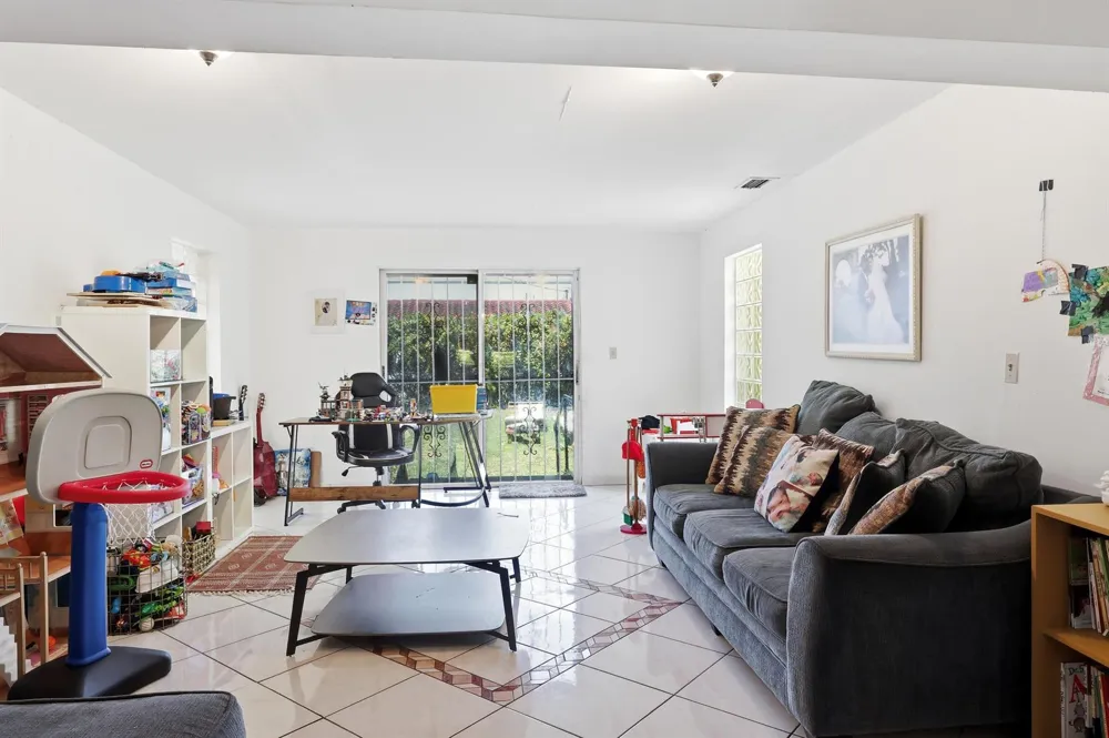 1324 LENOX AVENUE Miami Beach, FL 33139