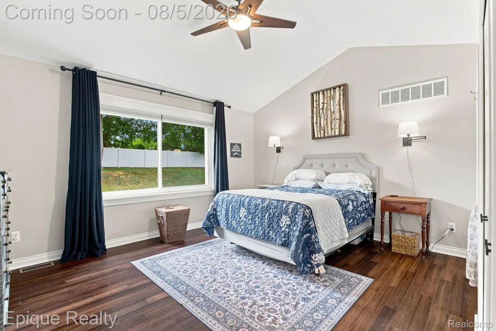 25 Melvin J Court Oxford Village, MI 48371