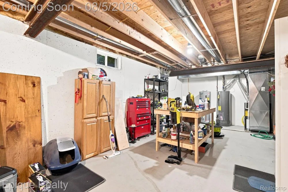 25 Melvin J Court Oxford Village, MI 48371