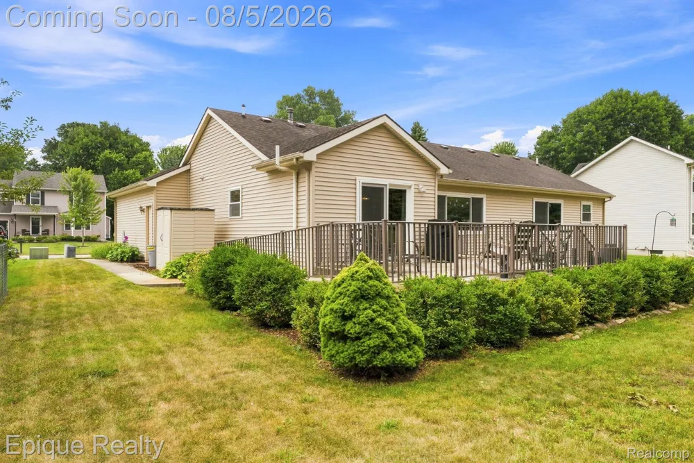 25 Melvin J Court Oxford Village, MI 48371