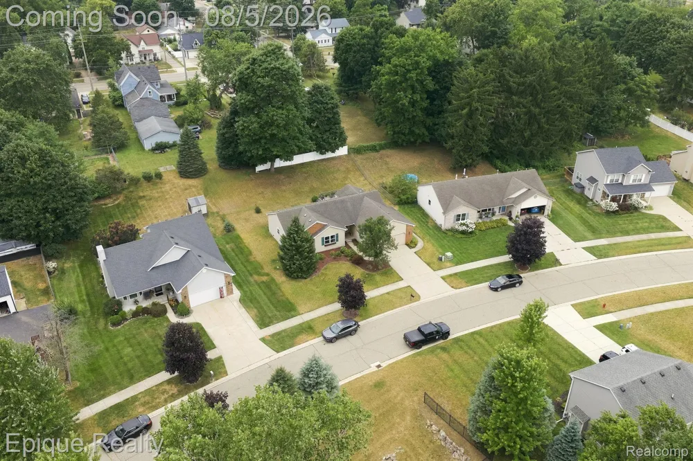 25 Melvin J Court Oxford Village, MI 48371