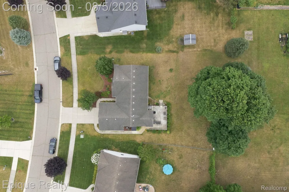 25 Melvin J Court Oxford Village, MI 48371