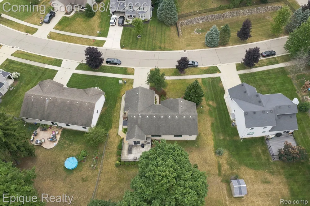 25 Melvin J Court Oxford Village, MI 48371