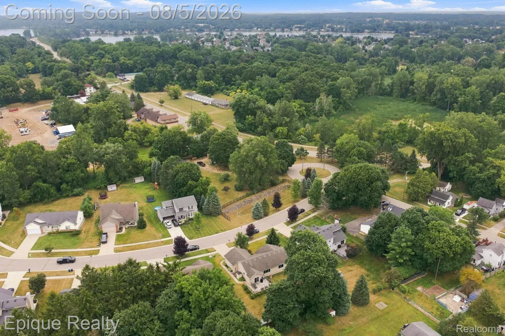 25 Melvin J Court Oxford Village, MI 48371