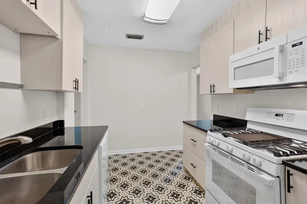 5503 LAKEWOOD CIRCLE E Jacksonville, FL 32207