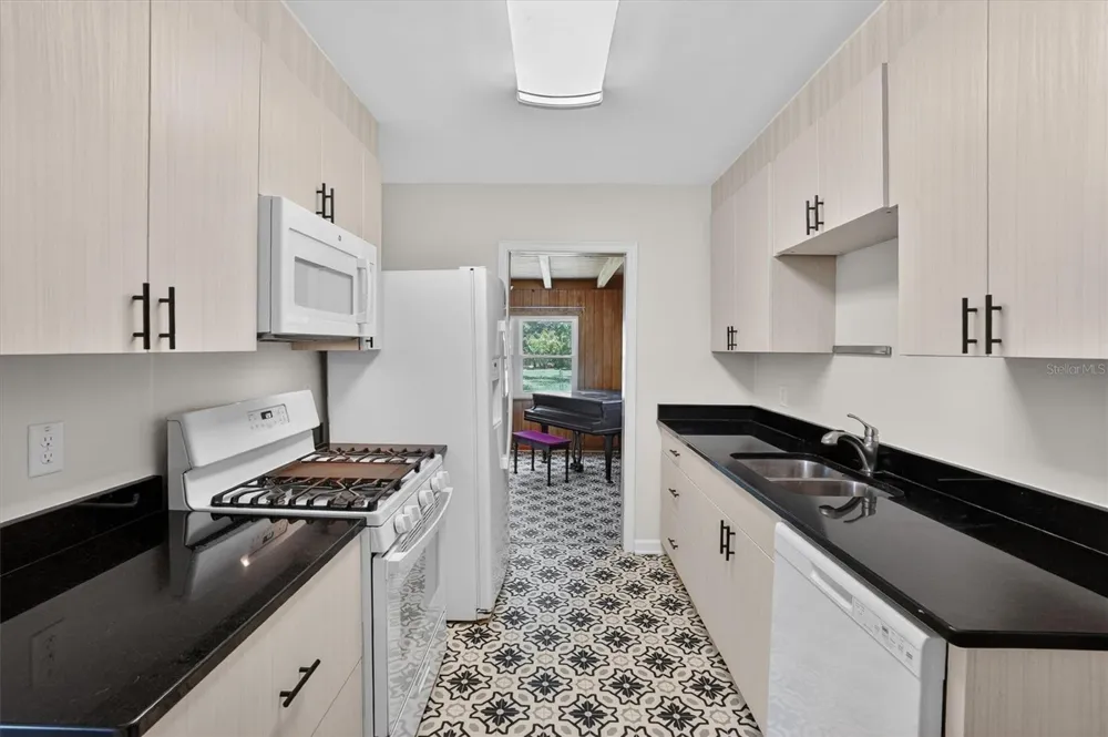 5503 LAKEWOOD CIRCLE E Jacksonville, FL 32207