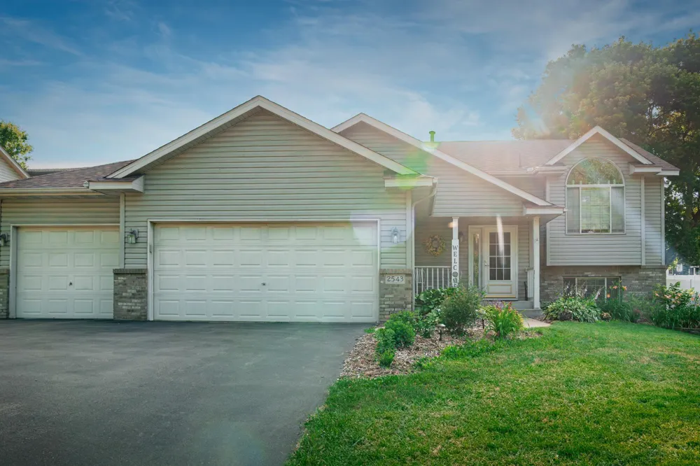 2543 Cypress Street Maplewood, MN 55109