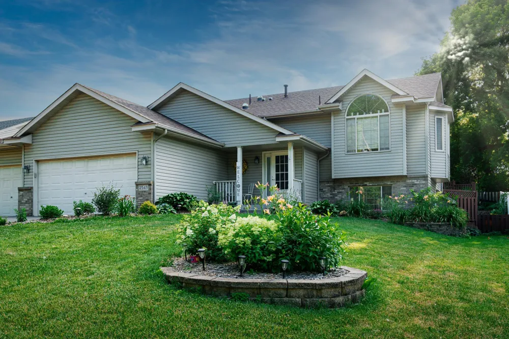 2543 Cypress Street Maplewood, MN 55109